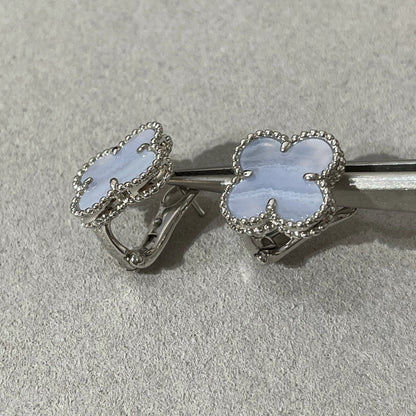 [AuraEcho Jewelry]CLOVER CHALCEDONY SILVER STUD EARRINGS