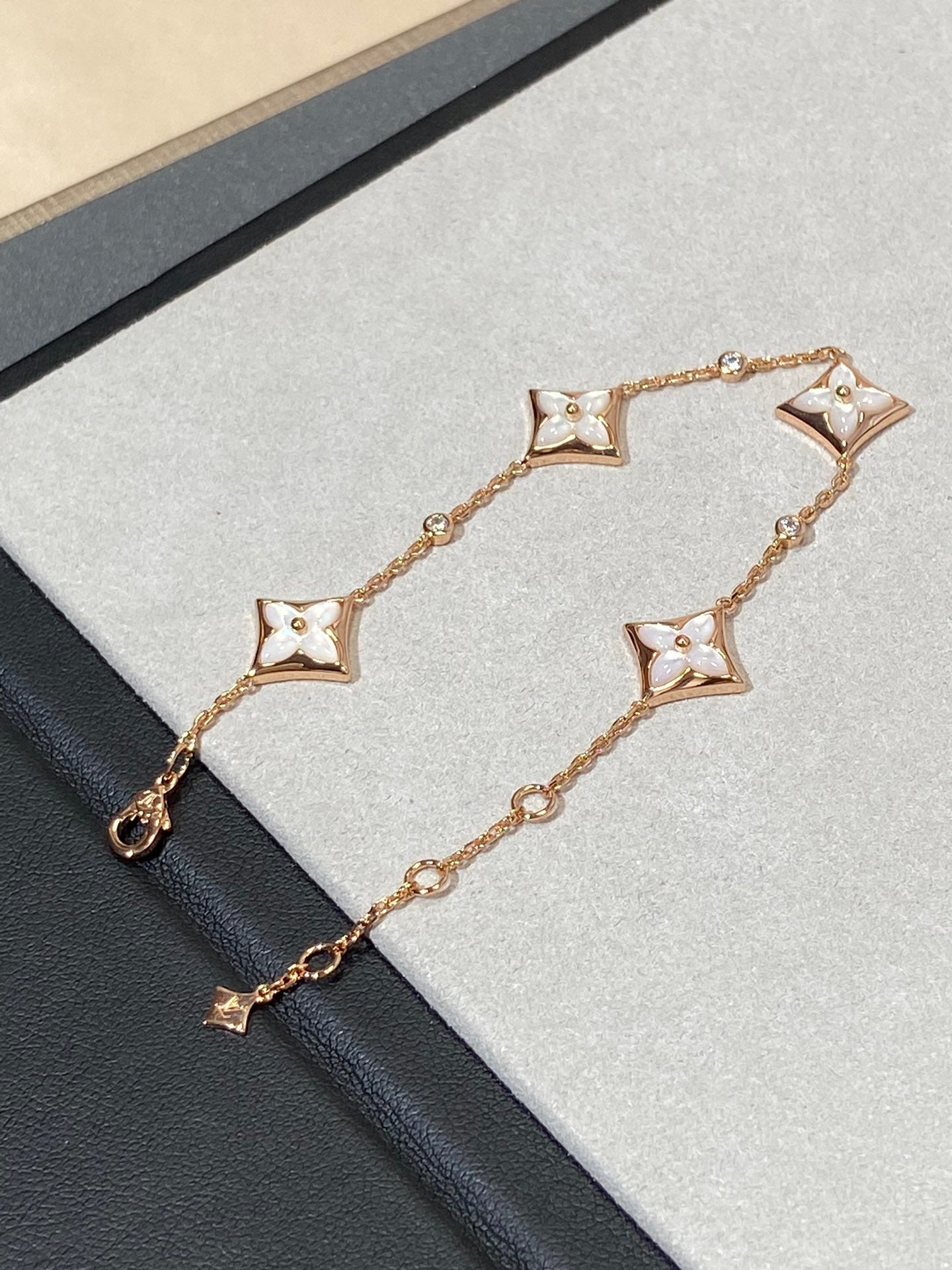 [AuraEcho Jewelry]STAR 4 MOTIF MOP DIAMOND PINK GOLD BRACELET