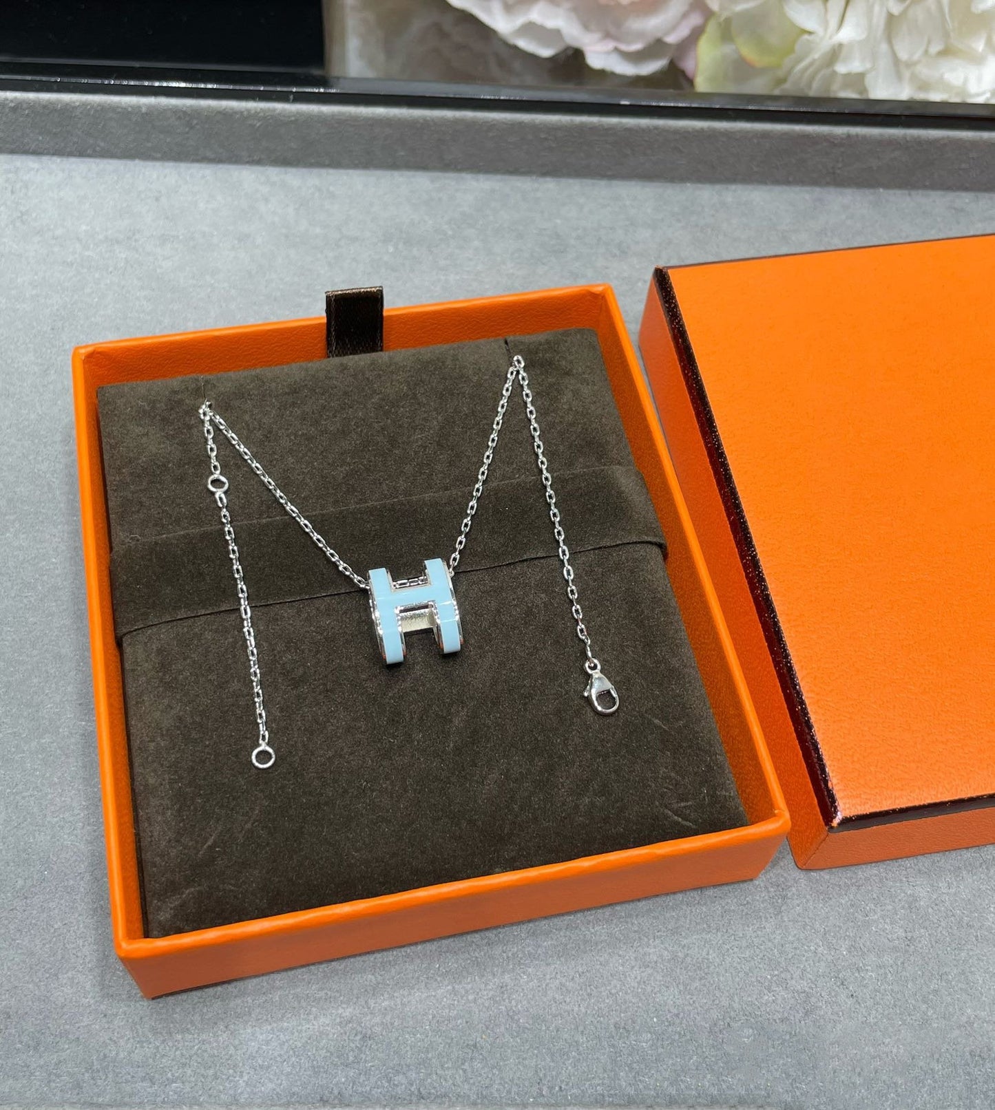 [AuraEcho Jewelry]POP H SKY BLUE NECKLACE