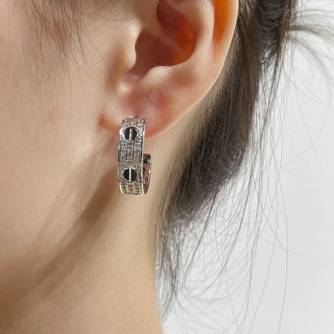 [AuraEcho Jewelry]LOVE CERAMIC DIAMOND PAVED SILVER EARRINGS