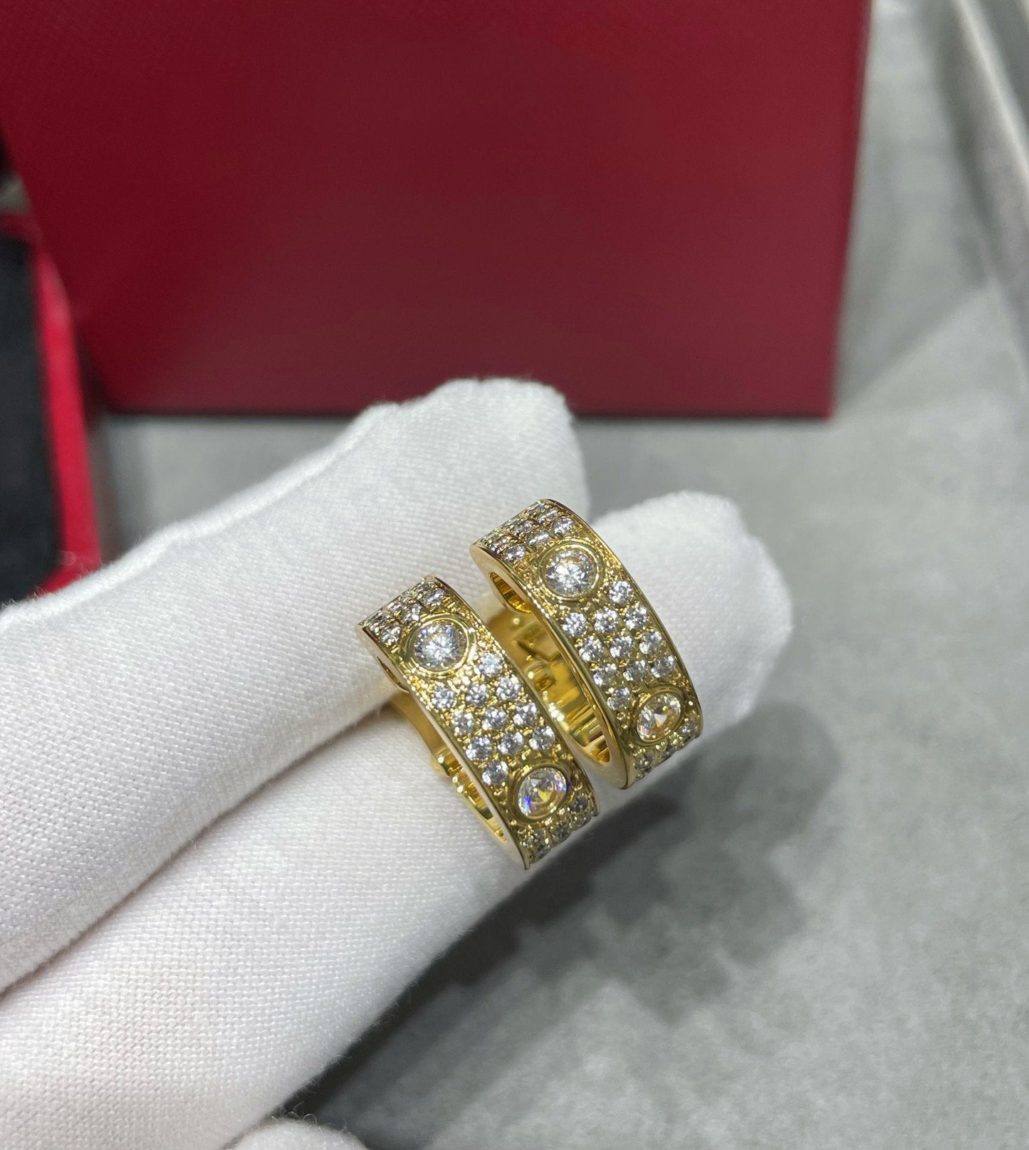 [AuraEcho Jewelry]LOVE 5.5MM DIAMOND PAVED EARRINGS