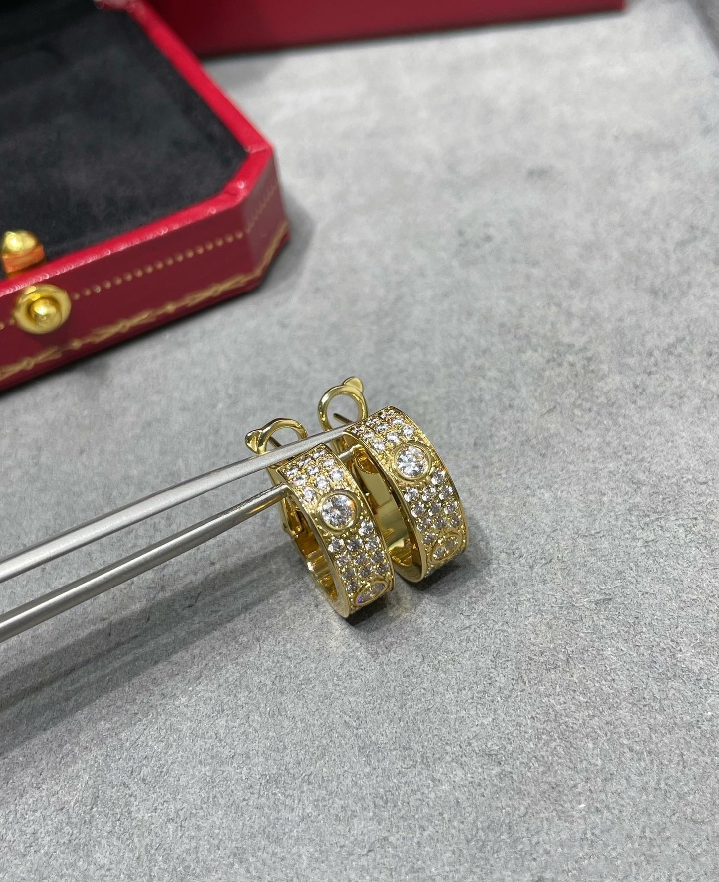 [AuraEcho Jewelry]LOVE 5.5MM DIAMOND PAVED EARRINGS