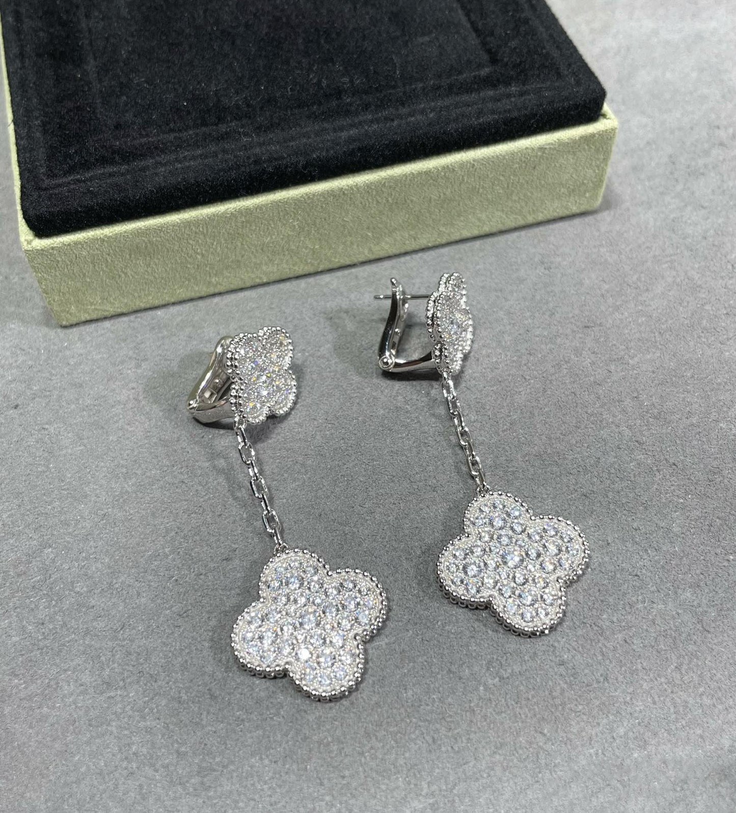 [AuraEcho Jewelry]CLOVER 2 MOTIFS DIAMOND PAVED SILVER EARRINGS