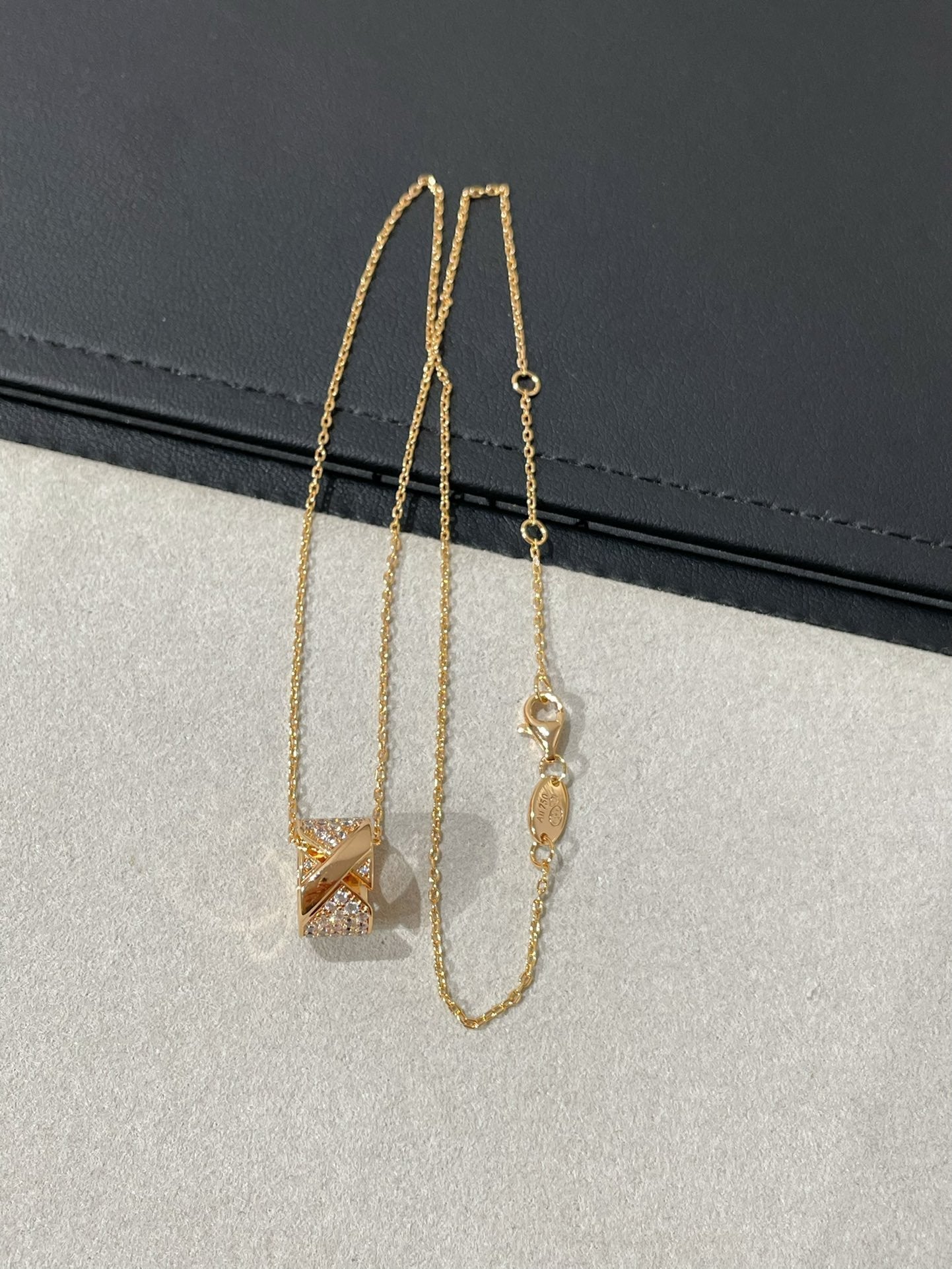 [AuraEcho Jewelry]LIENS EVIDENCE DIAMOND PAVED NECKLACE