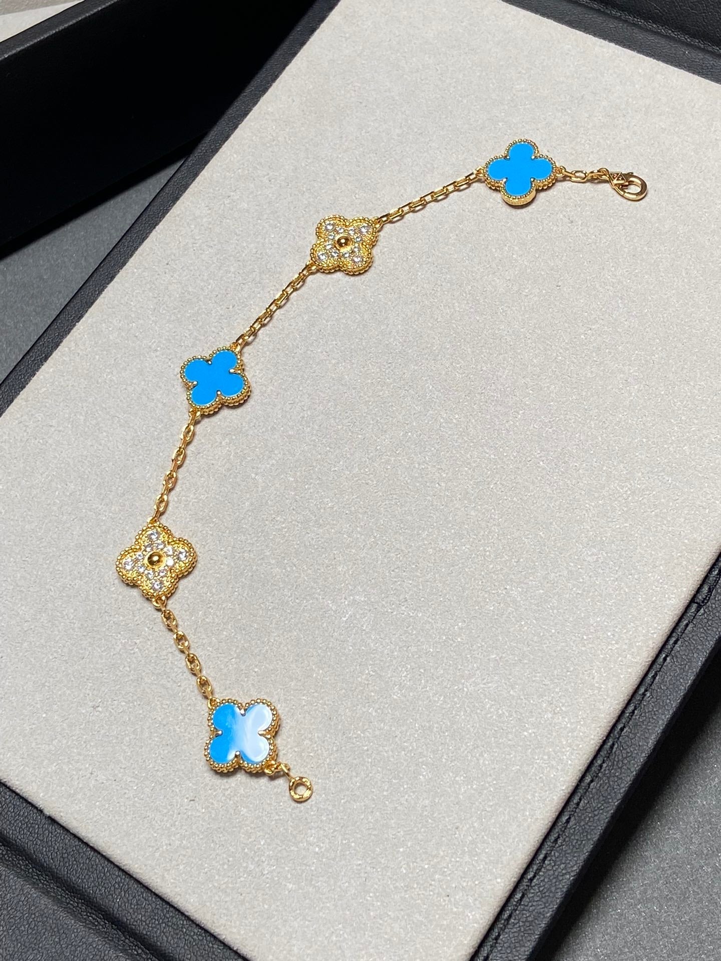 [AuraEcho Jewelry]CLOVER 5 MOTIF BLUE CHALCEDONY DIAMOND GOLD BRACELET