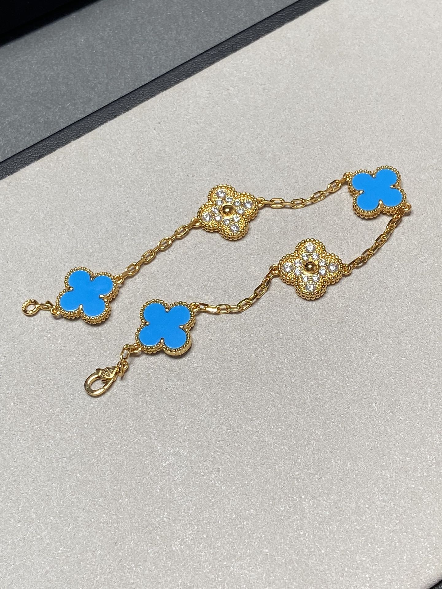 [AuraEcho Jewelry]CLOVER 5 MOTIF BLUE CHALCEDONY DIAMOND GOLD BRACELET