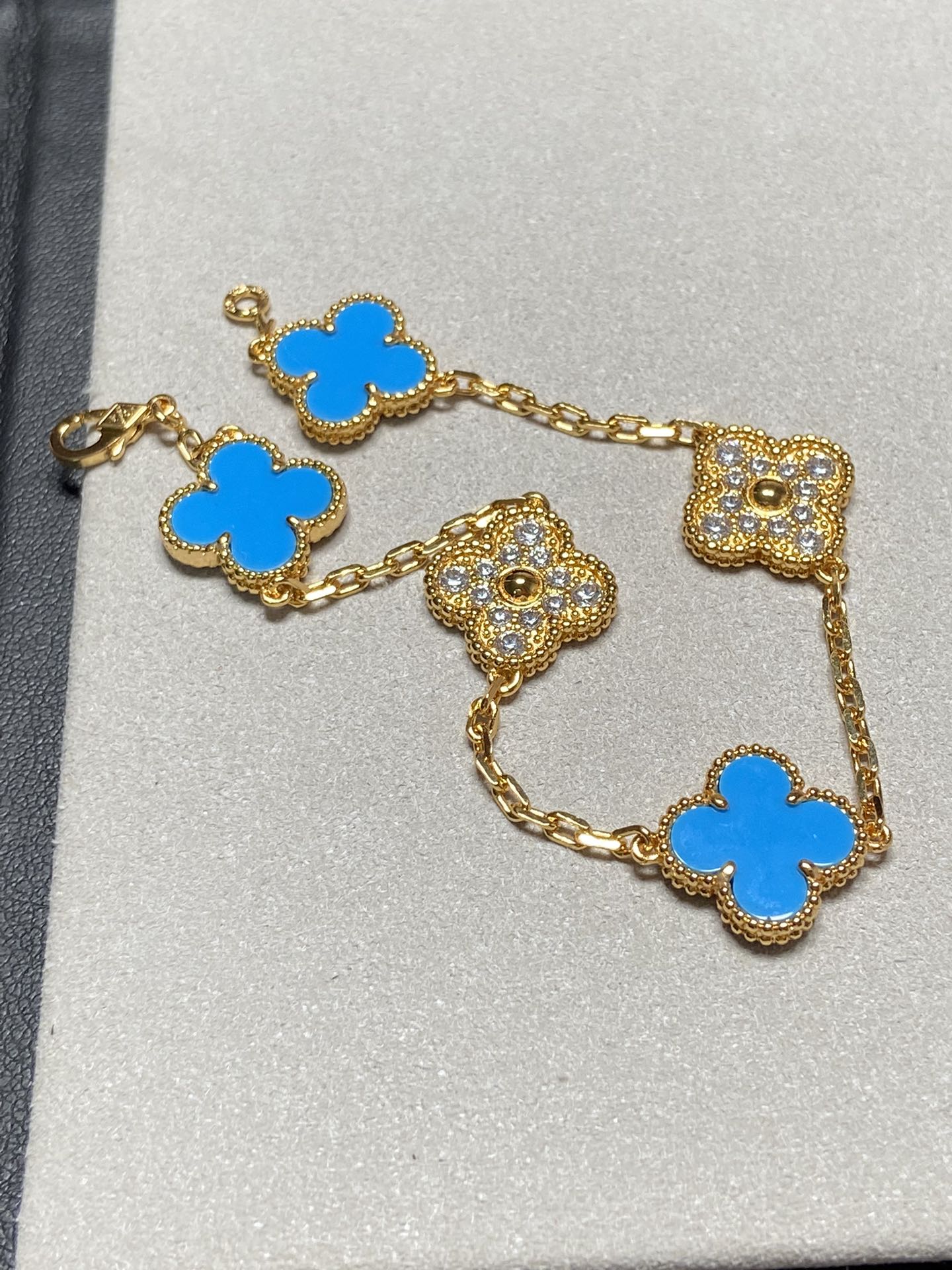 [AuraEcho Jewelry]CLOVER 5 MOTIF BLUE CHALCEDONY DIAMOND GOLD BRACELET