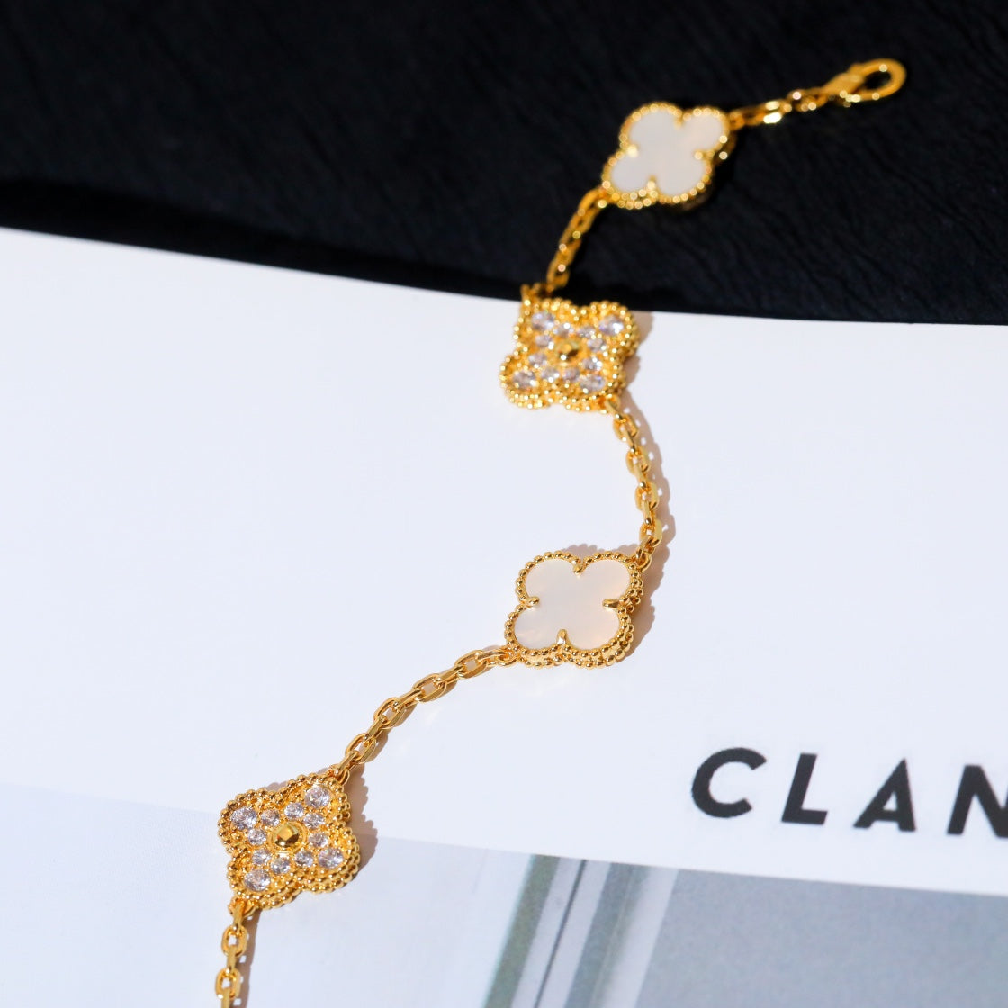 [AuraEcho Jewelry]CLOVER BRACELET 5 MOTIF WHITE MOP DIAMOND