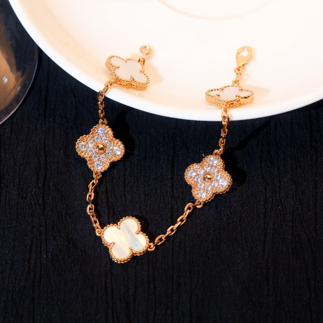 [AuraEcho Jewelry]CLOVER BRACELET 5 MOTIF WHITE MOP DIAMOND