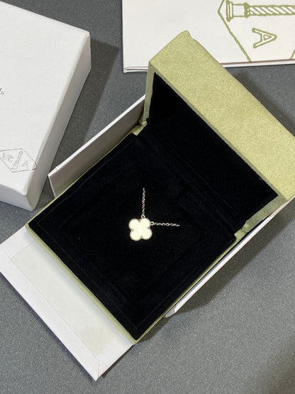 [AuraEcho Jewelry]CLOVER MEDIUM SILVER WHITE MOP NECKLACE