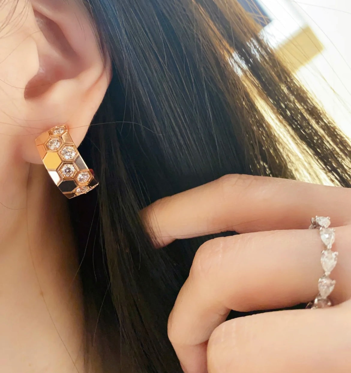 [AuraEcho Jewelry]BEE LOVE DIAMOND HOOP EARRINGS