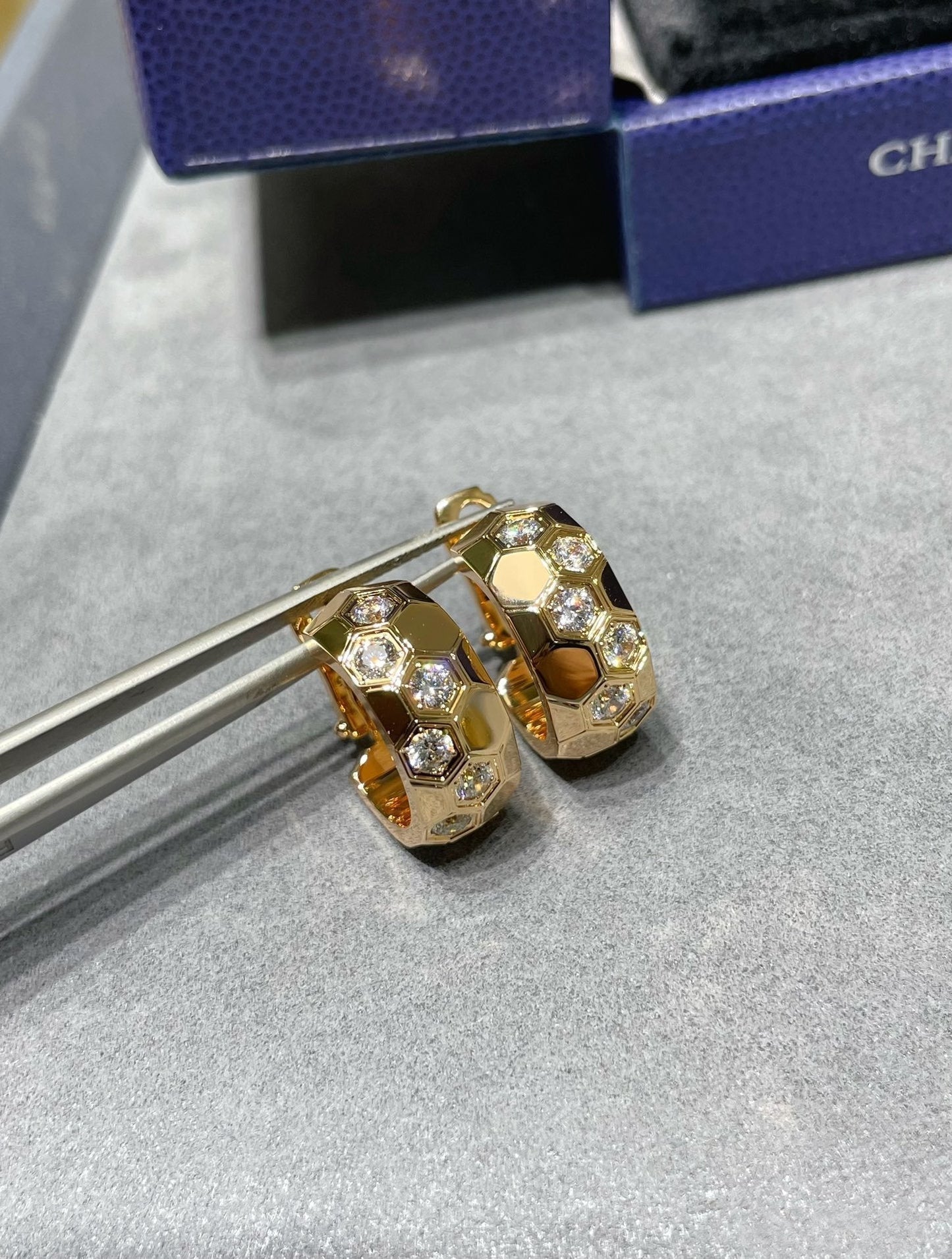 [AuraEcho Jewelry]BEE LOVE DIAMOND HOOP EARRINGS