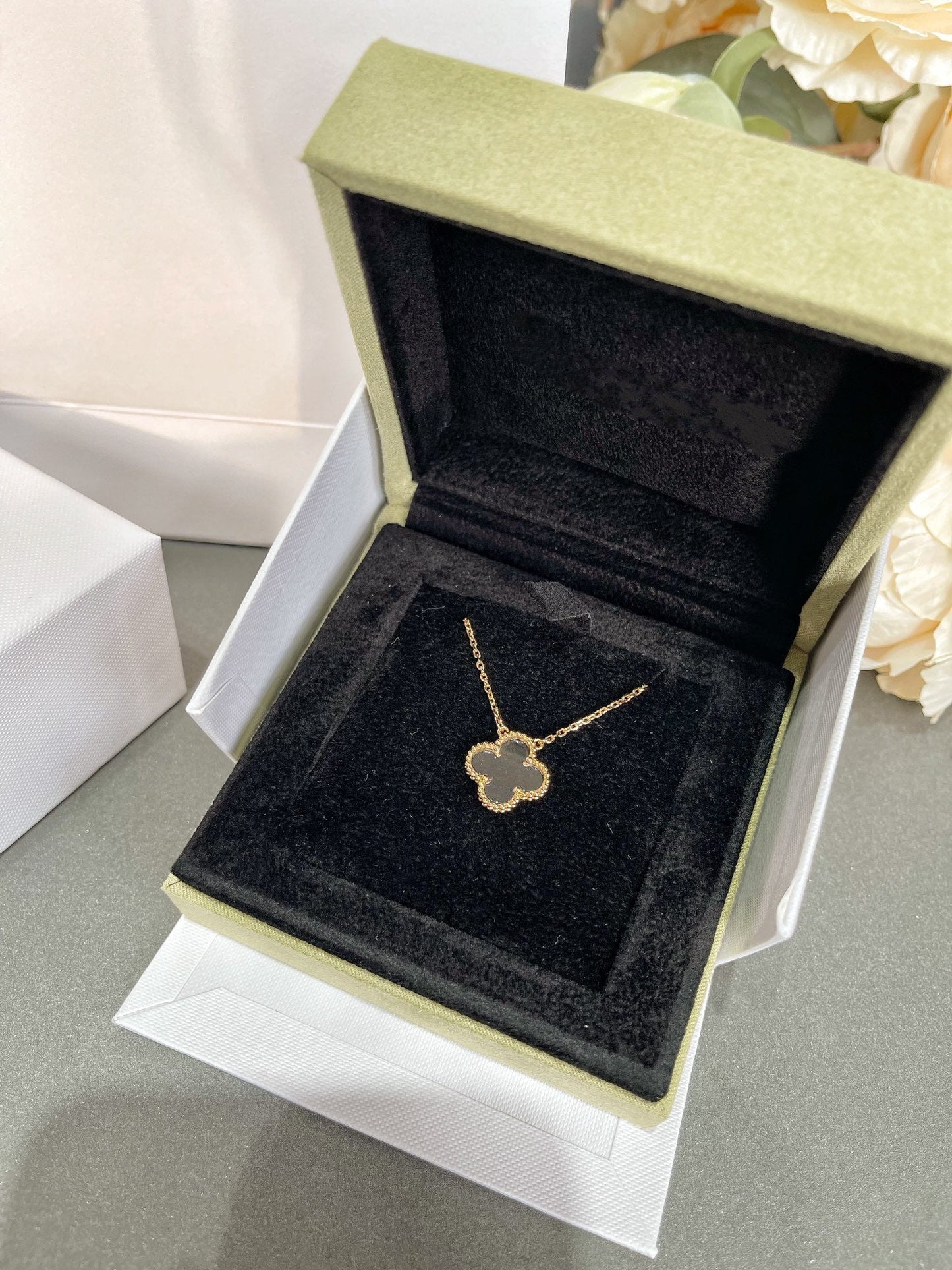 [AuraEcho Jewelry]CLOVER ROCK CRYSTAL ROSE GOLD NECKLACE