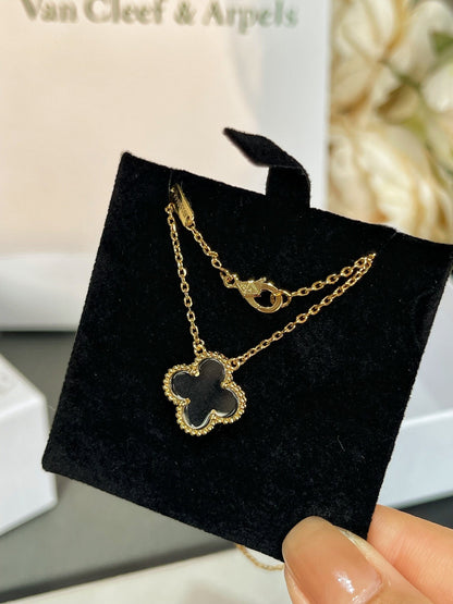 [AuraEcho Jewelry]CLOVER ROCK CRYSTAL ROSE GOLD NECKLACE