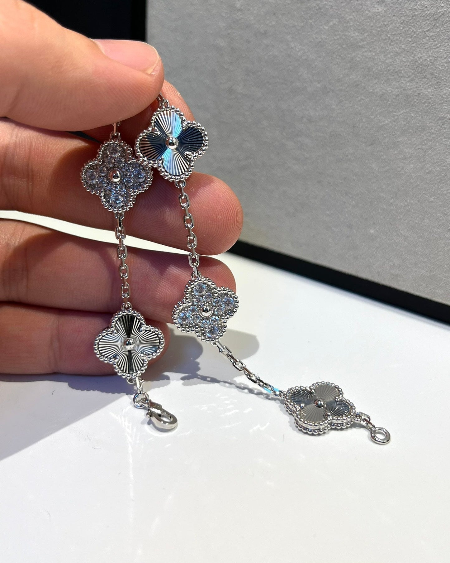 [AuraEcho Jewelry]CLOVER 5 MOTIF SILVER DIAMOND BRACELET