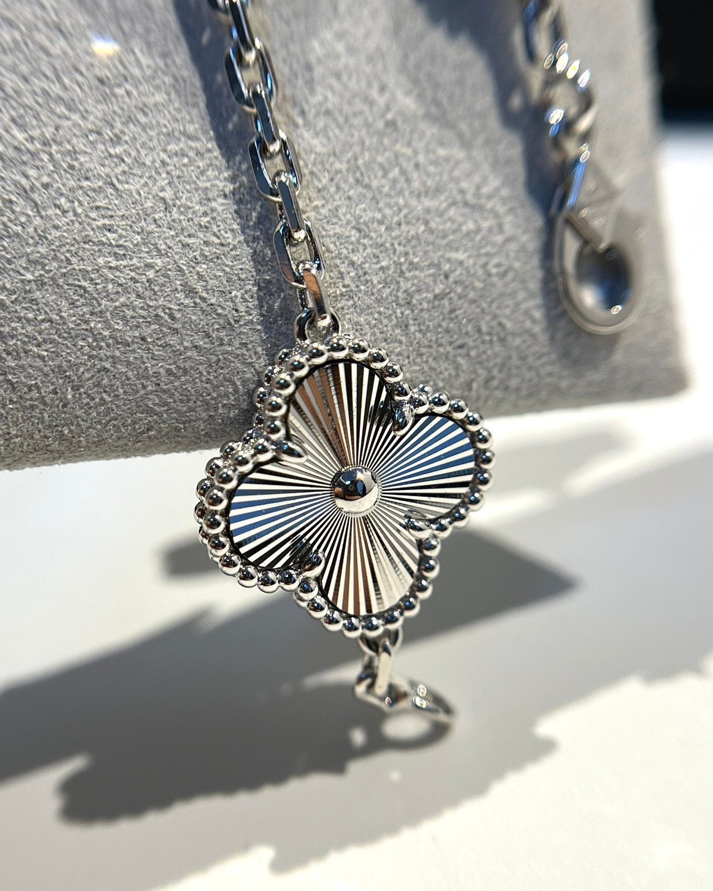 [AuraEcho Jewelry]CLOVER 5 MOTIF SILVER DIAMOND BRACELET