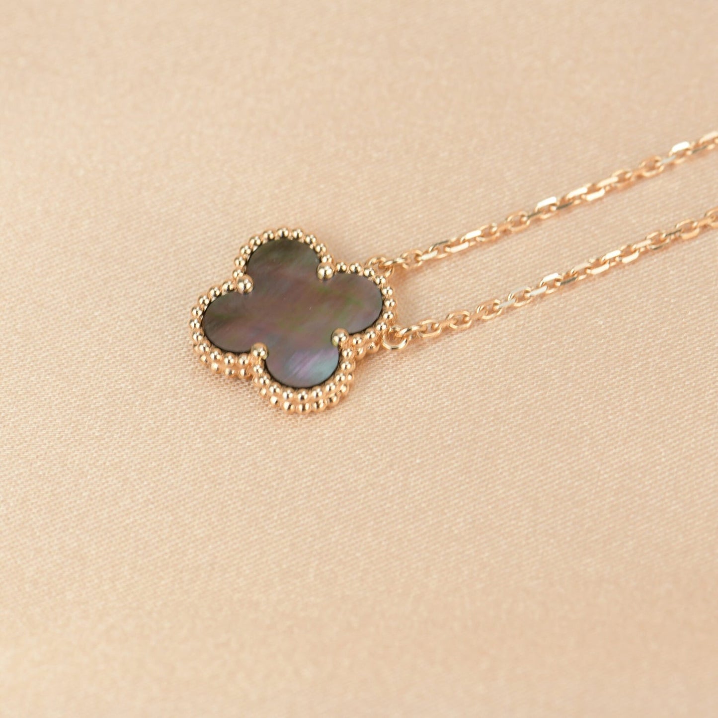 [AuraEcho Jewelry]CLOVER 15MM  GRAY MOTHER OF PEARL NECKLACE