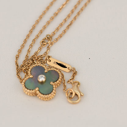 [AuraEcho Jewelry]CLOVER 15MM DIAMOND AND MOTHER-OF-GREY NECKLACE