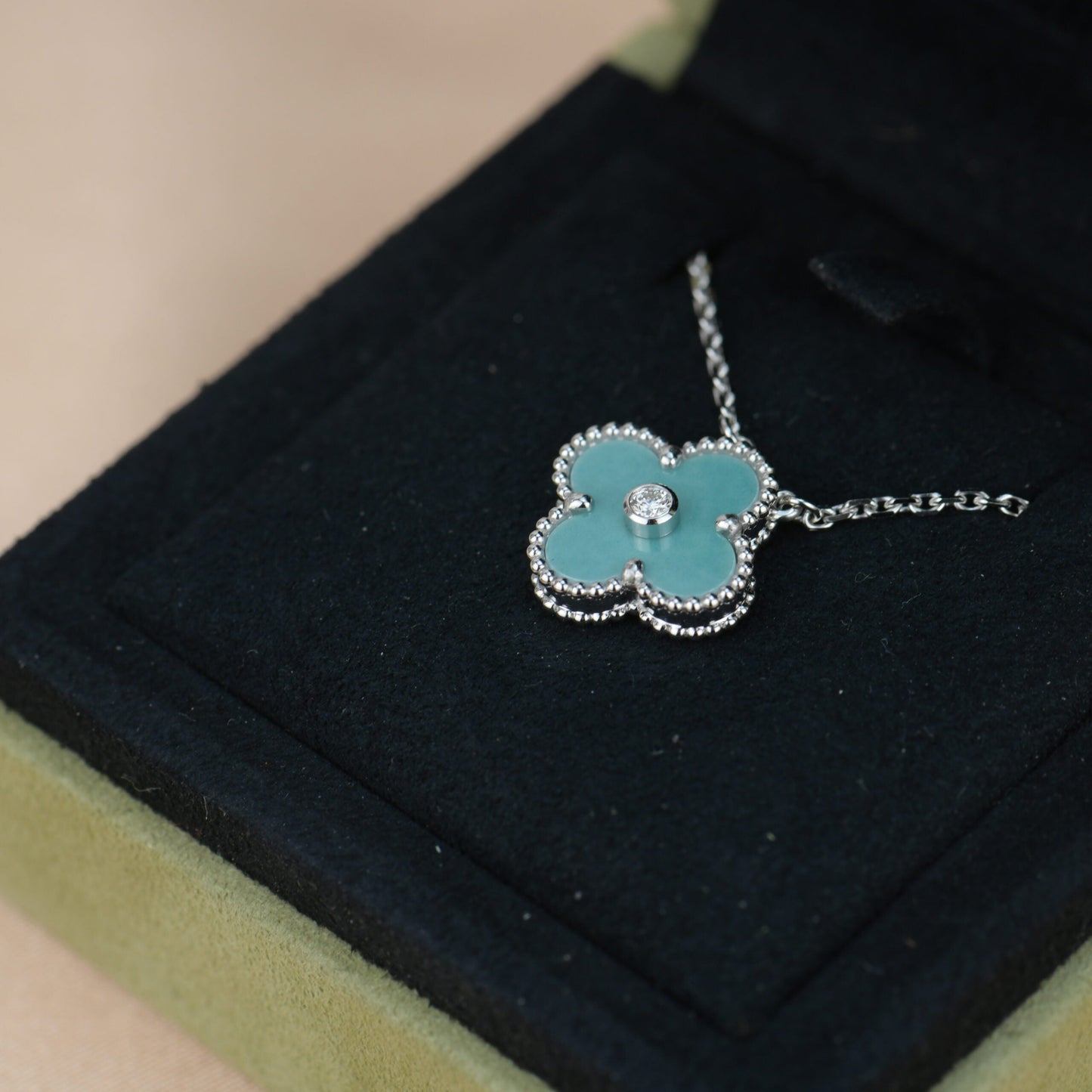[AuraEcho Jewelry]CLOVER 15MM DIAMOND SVRES PORCELAIN  NECKLACE SILVER