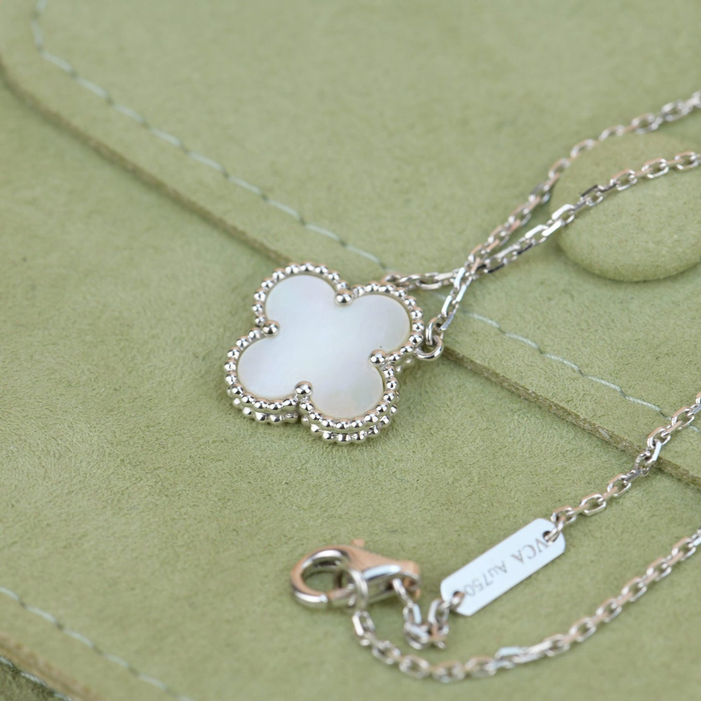 [AuraEcho Jewelry]CLOVER  15MM WHITE MOTHER-OF-PEARL SILVER