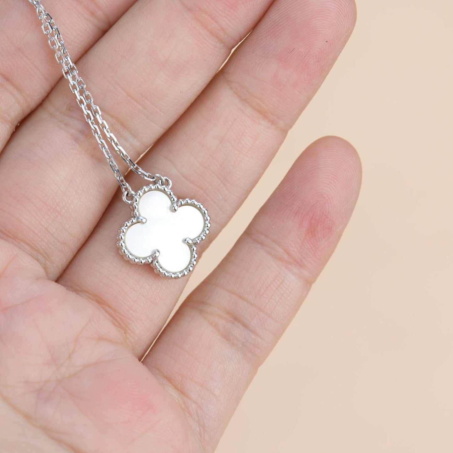 [AuraEcho Jewelry]CLOVER  15MM WHITE MOTHER-OF-PEARL SILVER