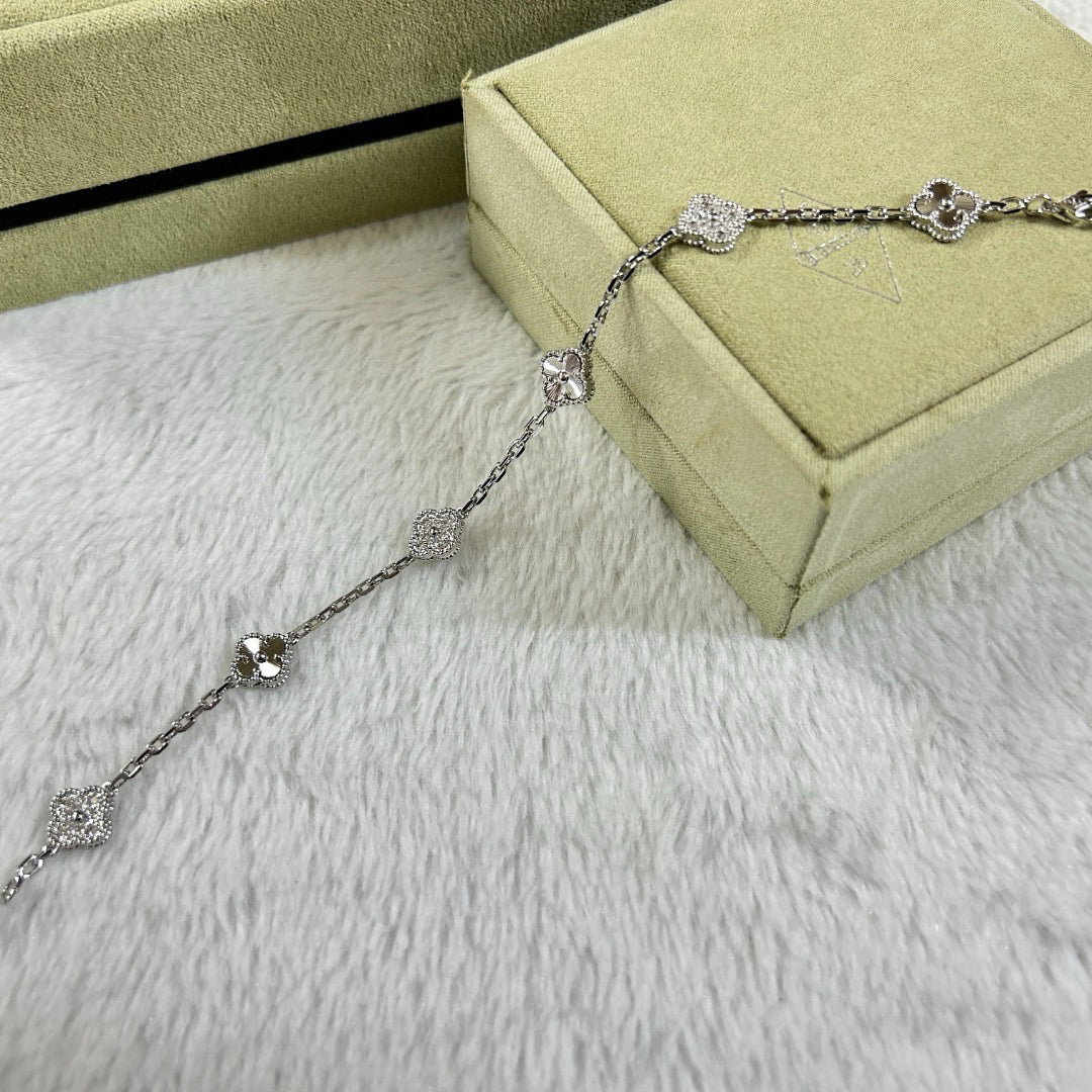 [AuraEcho Jewelry]CLOVER 6 MOTIF DIAMOND LASER BRACELET