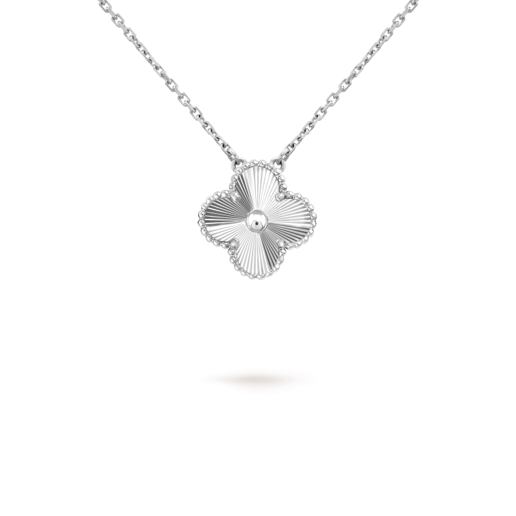 [AuraEcho Jewelry]CLOVER 15MM LASER NECKLACE SILVER
