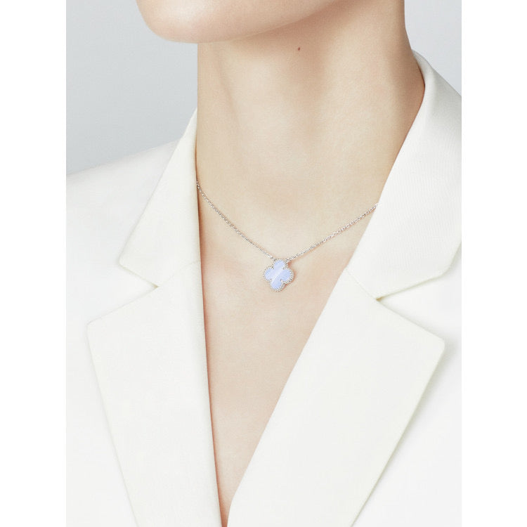 [AuraEcho Jewelry]CLOVER 15MM BLUE CHALCEDONY NECKLACE SILVER