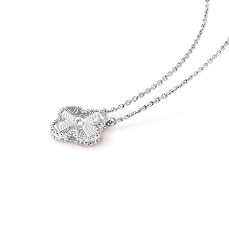 [AuraEcho Jewelry]CLOVER 15MM LASER NECKLACE SILVER