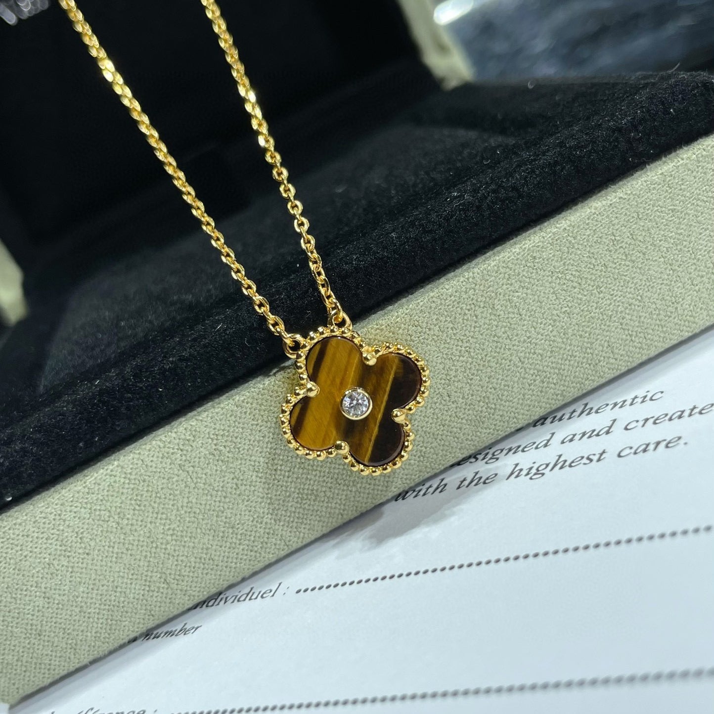 [AuraEcho Jewelry]CLOVER 15MM DIAMOND AND YELLOW TIGER'S EYE AGATE necklace