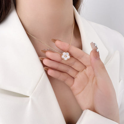 [AuraEcho Jewelry]LUCKY  WHITE MOP  PLUM BLOSSOM NECKLACE