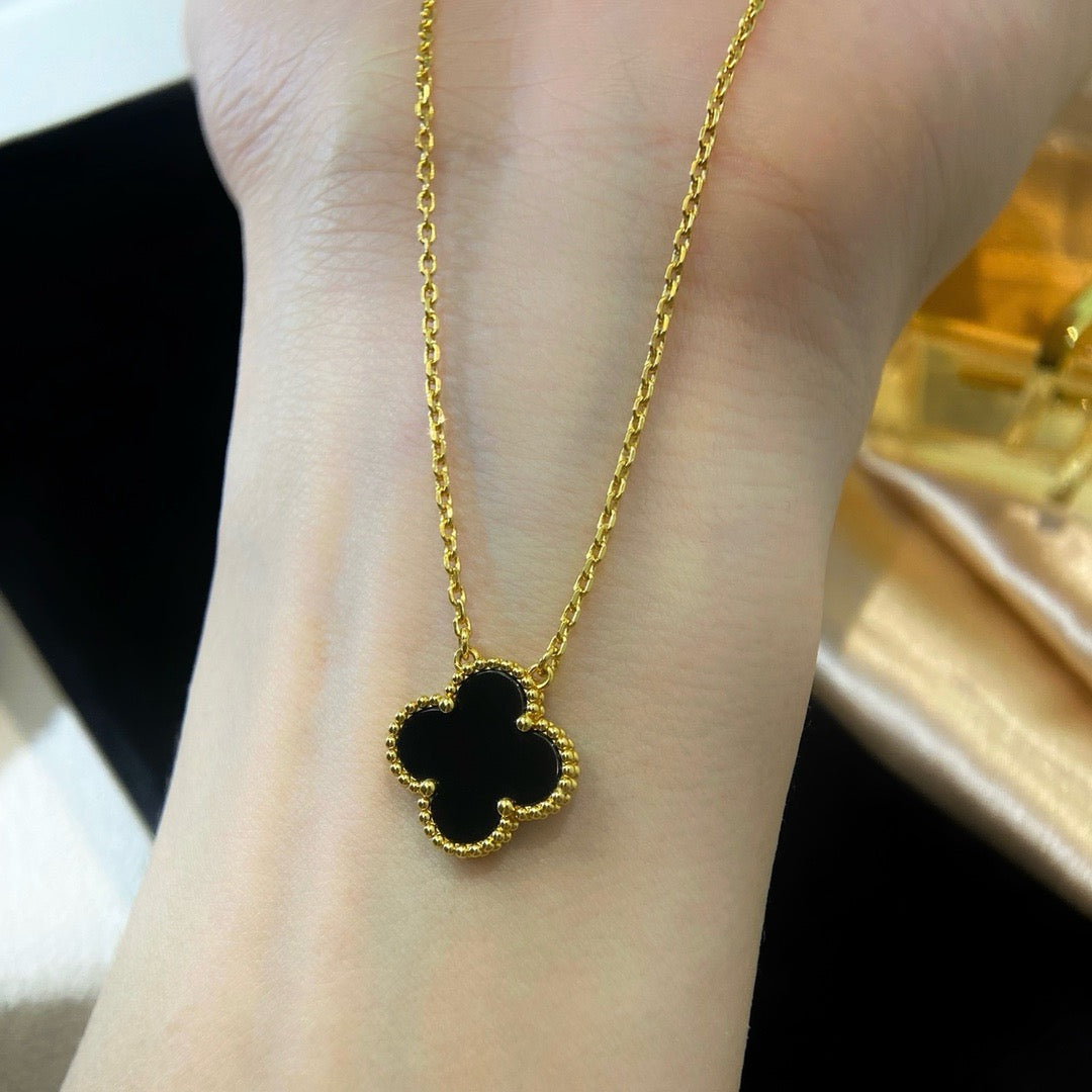 [AuraEcho Jewelry]CLOVER 15MM BLACK ONYX SINGLE FLOWER NECKLACE