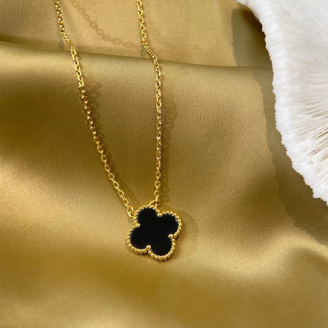 [AuraEcho Jewelry]CLOVER 15MM BLACK ONYX SINGLE FLOWER NECKLACE