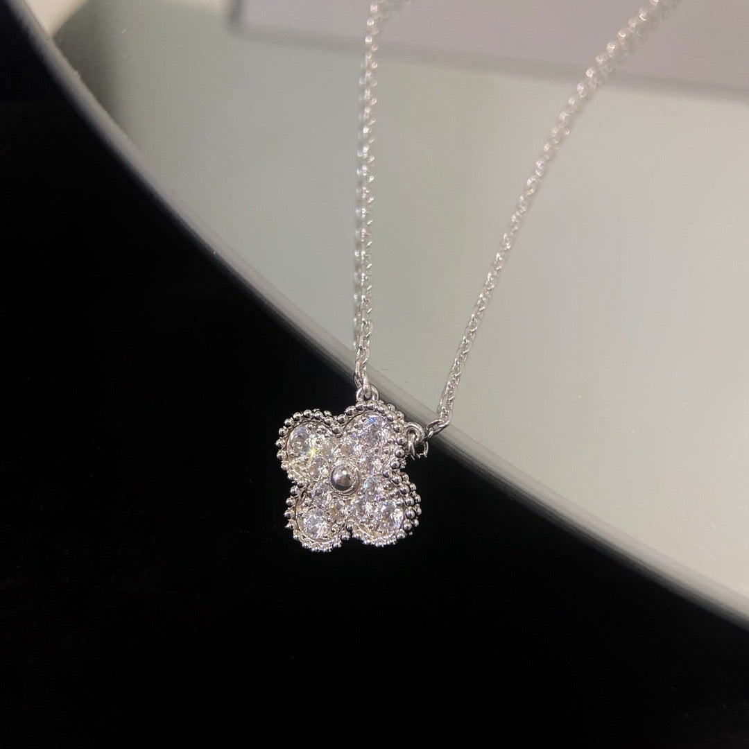 [AuraEcho Jewelry]CLOVER 15MM DIAMOND SINGLE FLOWER NECKLACE