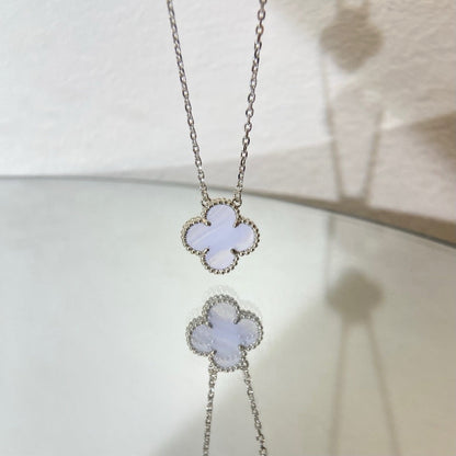 [AuraEcho Jewelry]CLOVER 15MM BLUE CHALCEDONY NECKLACE SILVER