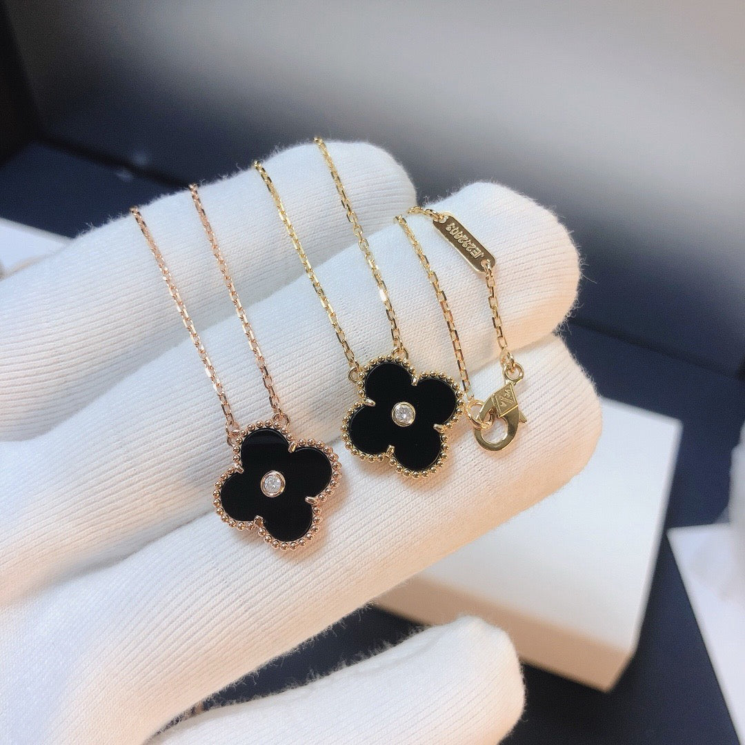[AuraEcho Jewelry]CLOVER 15MM DIAMOND ONYX NECKLACE