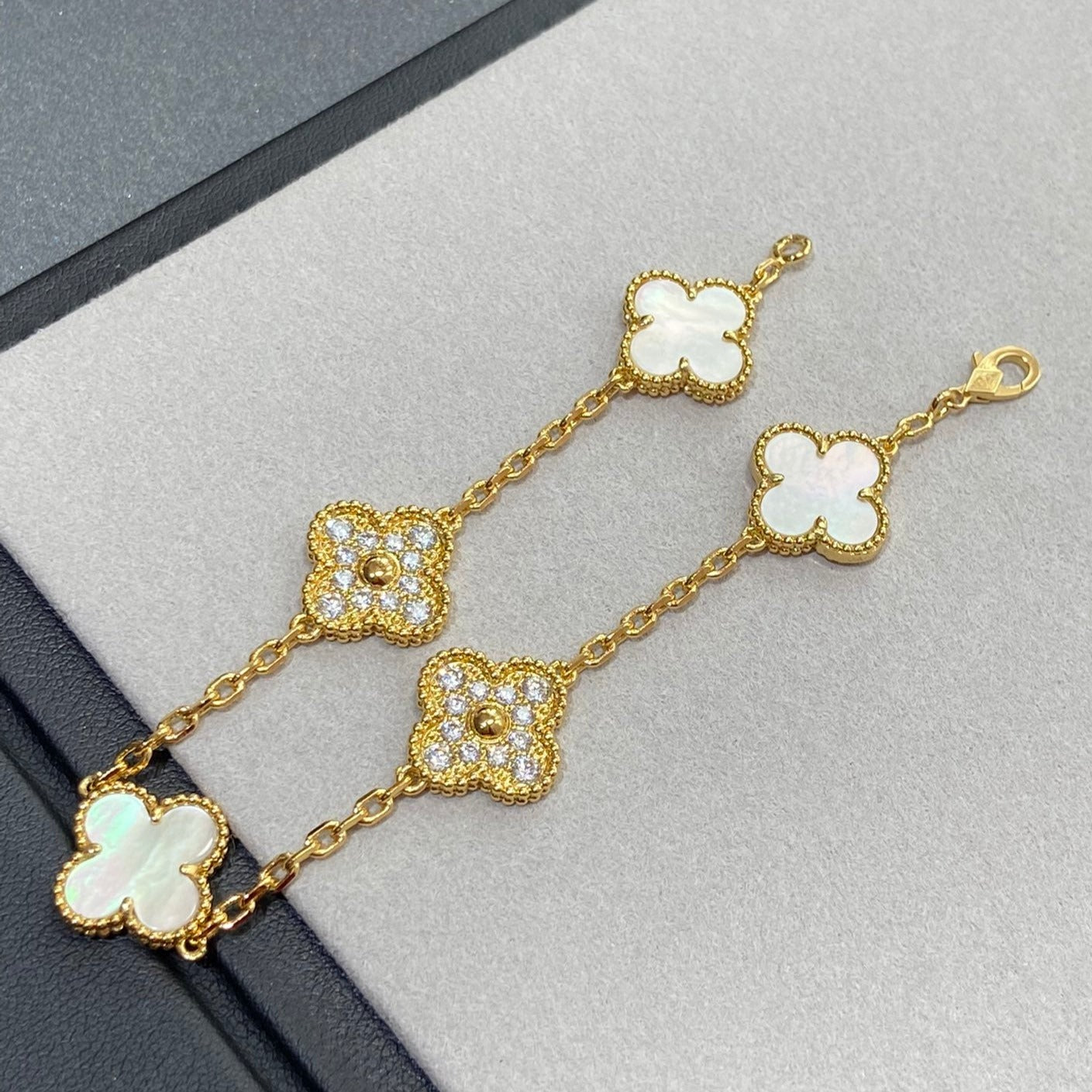 [AuraEcho Jewelry]CLOVER BRACELET 5 MOTIF WHITE MOP DIAMOND