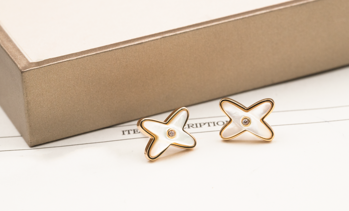 [AuraEcho Jewelry]JEUX DE WHITE MOP PINK GOLD DIAMOND EARRINGS