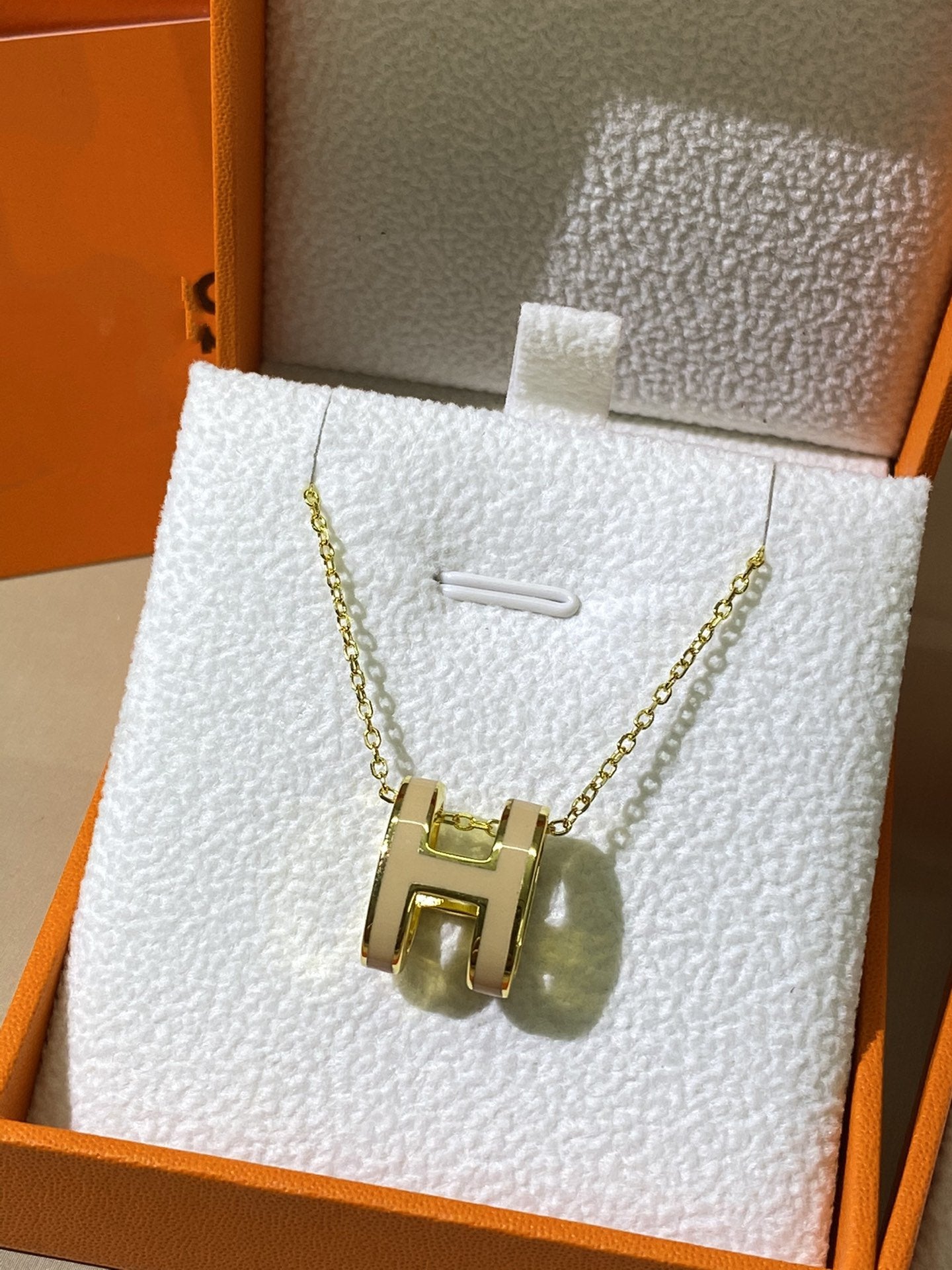 [AuraEcho Jewelry]HM CLIC YELLOW ENAMEL GOLD NECKLACE