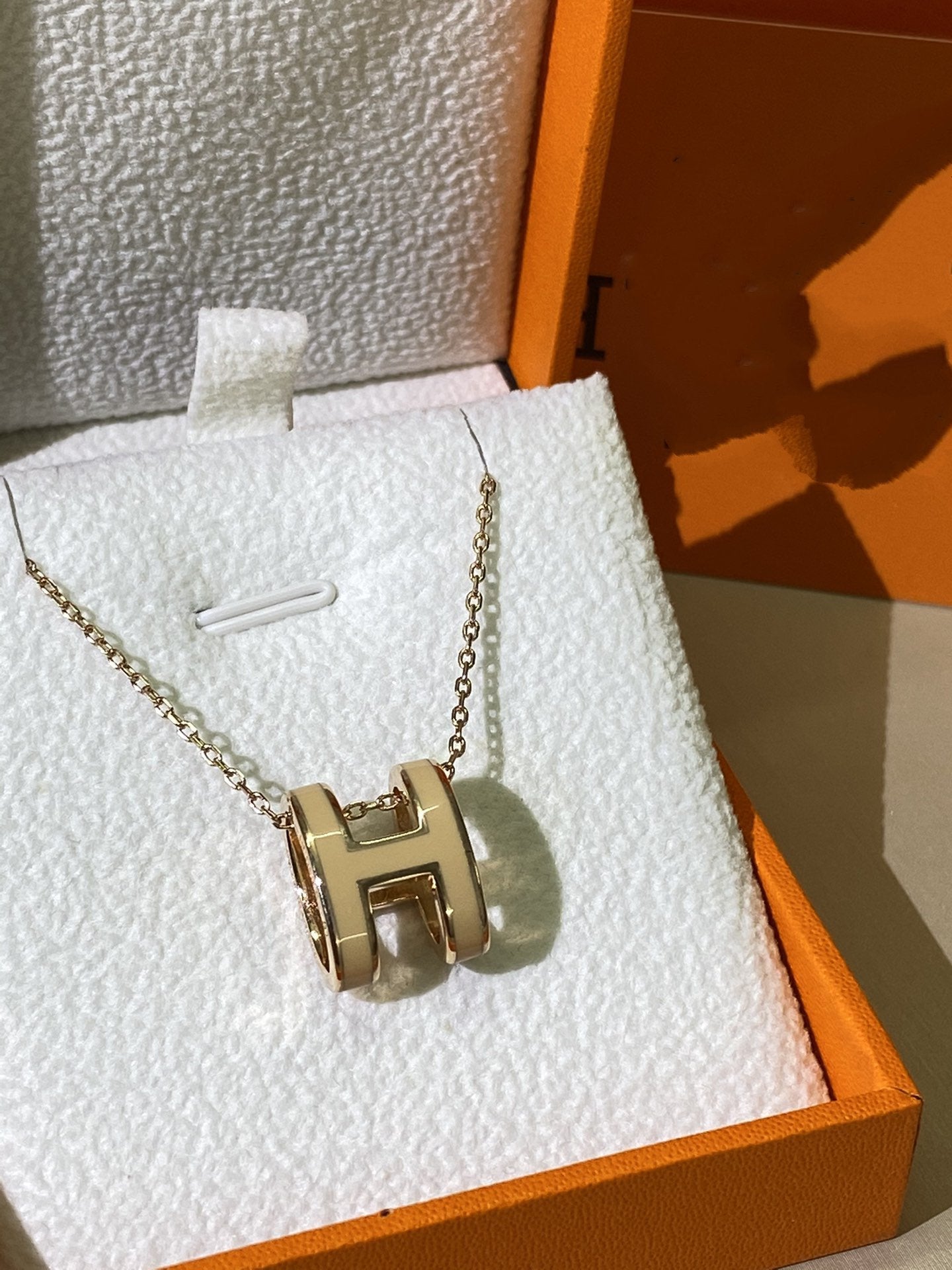 [AuraEcho Jewelry]HM CLIC YELLOW ENAMEL GOLD NECKLACE
