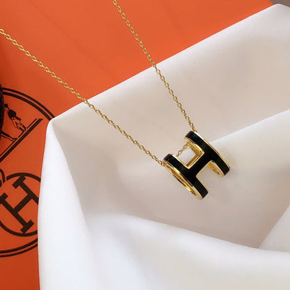 [AuraEcho Jewelry]HM CLIC BLACK ENAMEL GOLD NECKLACE