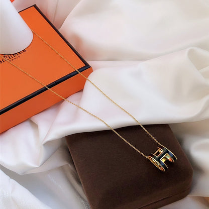 [AuraEcho Jewelry]HM CLIC BLACK ENAMEL GOLD NECKLACE