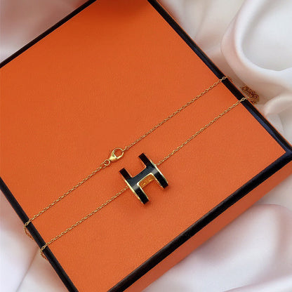 [AuraEcho Jewelry]HM CLIC BLACK ENAMEL GOLD NECKLACE