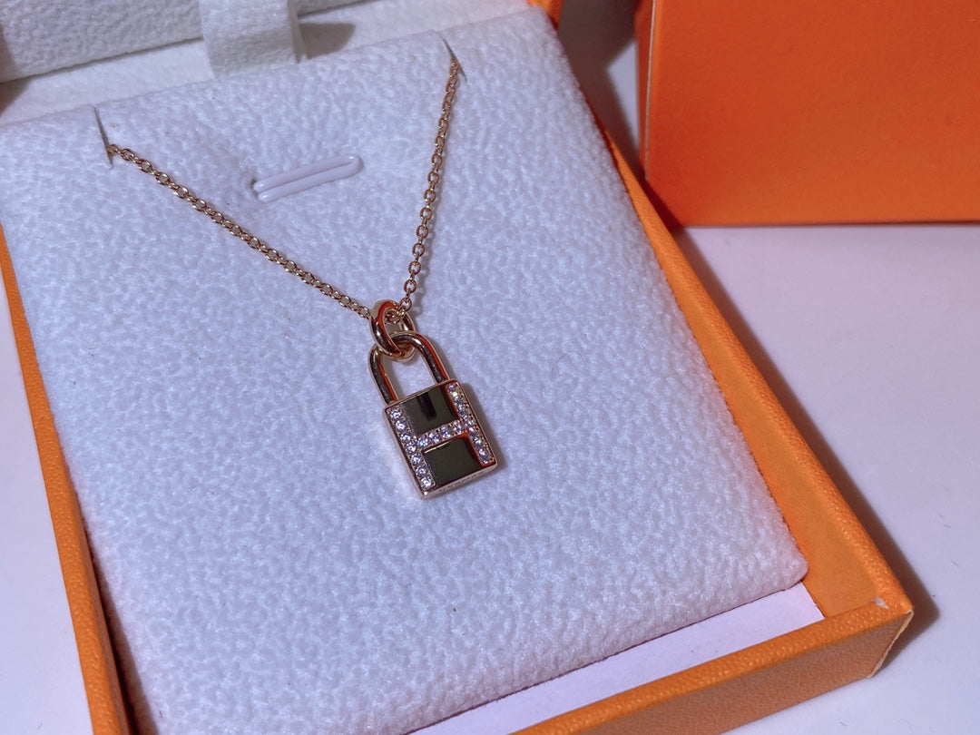[AuraEcho Jewelry]HM ADVANCED NICHE LOCK HEAD NECKLACE DIAMONDS