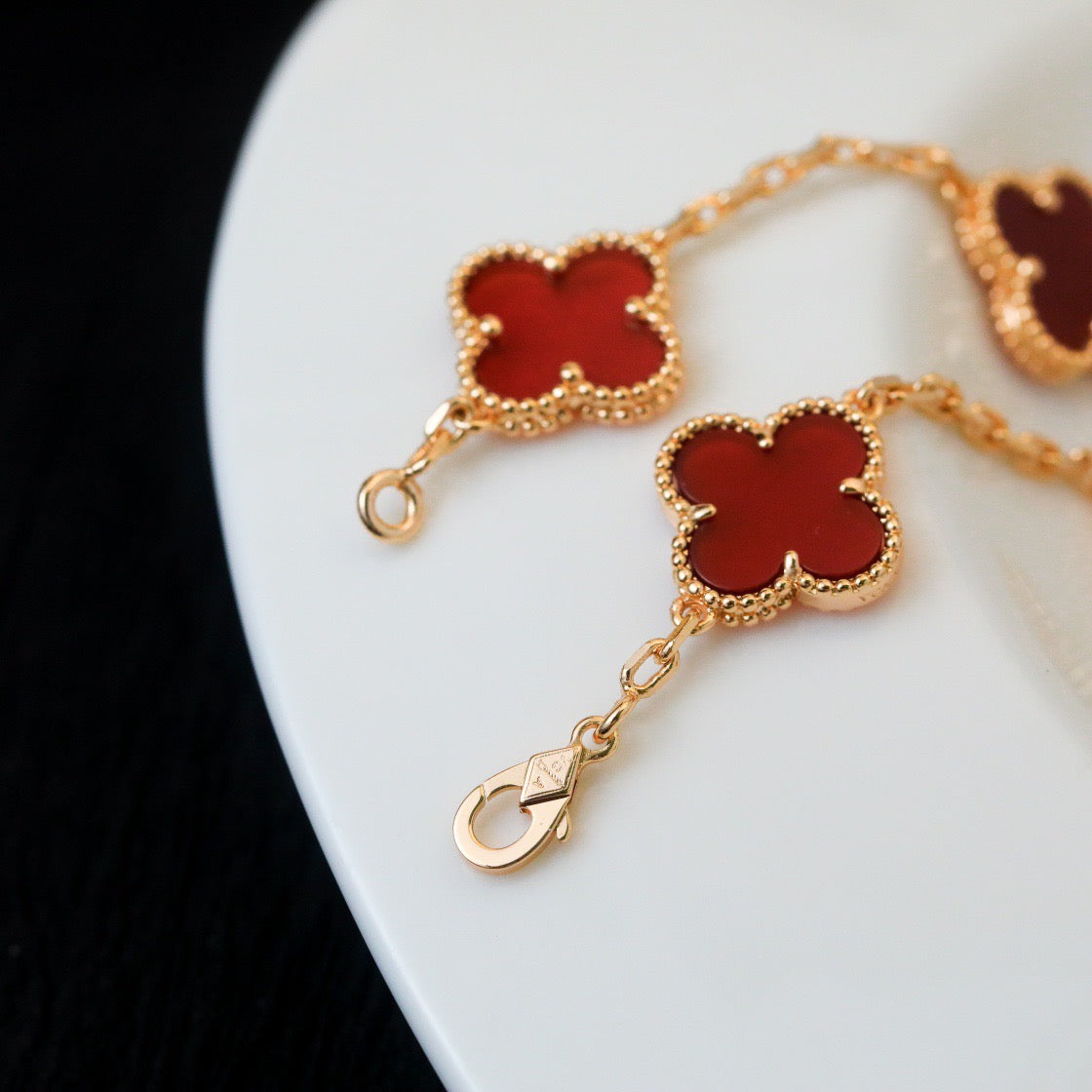 [AuraEcho Jewelry]CLOVER 5 MOTIFS RED AGATE  BRACELET