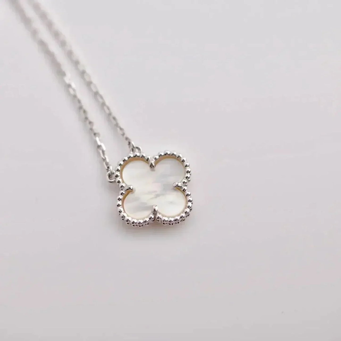 [AuraEcho Jewelry]CLOVER  15MM WHITE MOTHER-OF-PEARL SILVER
