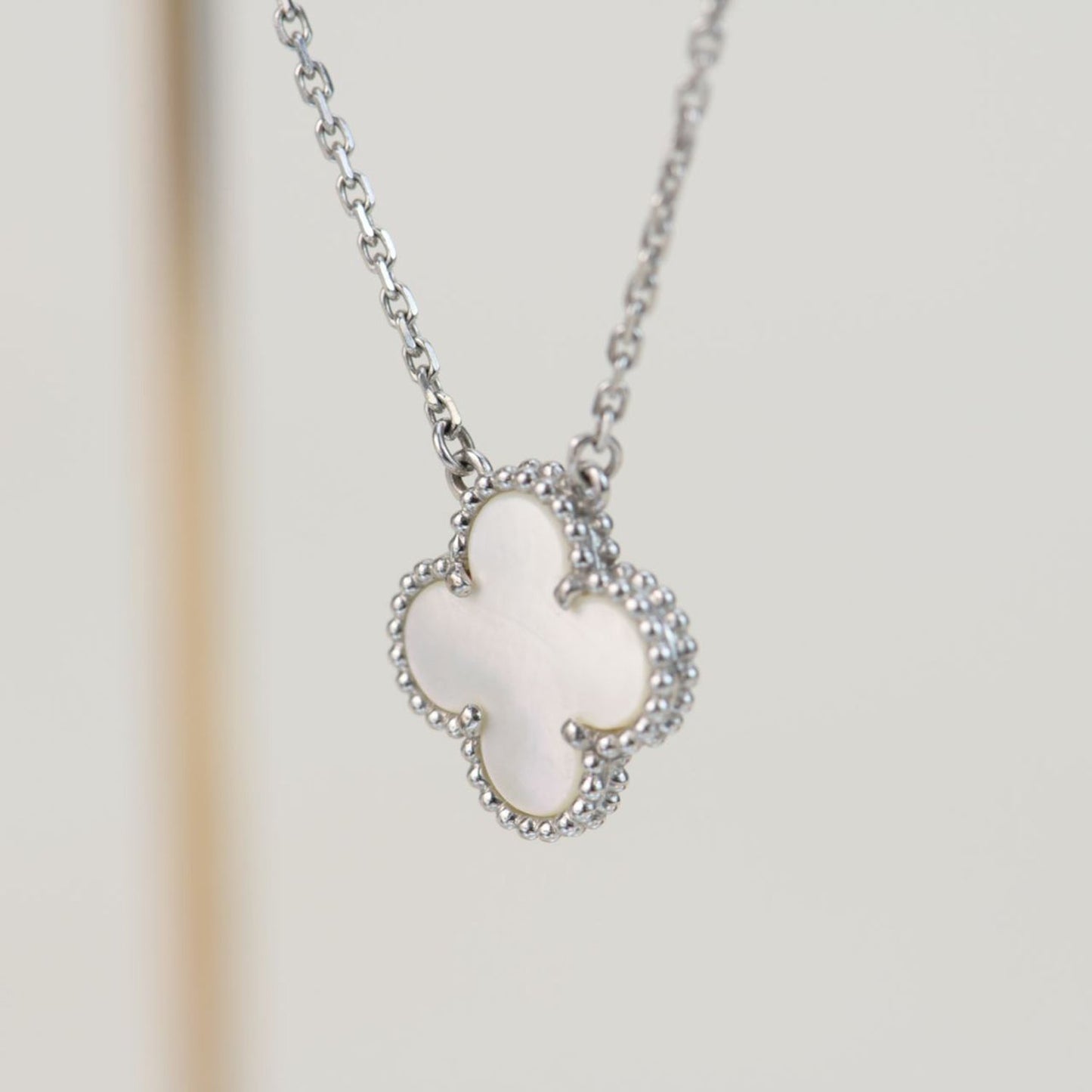 [AuraEcho Jewelry]CLOVER  15MM WHITE MOTHER-OF-PEARL SILVER