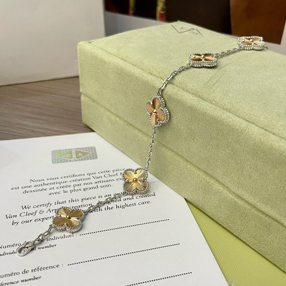 [AuraEcho Jewelry]CLOVER  5 MOTIFS  CHRISTMAS LIMITED EDITION BRACELET