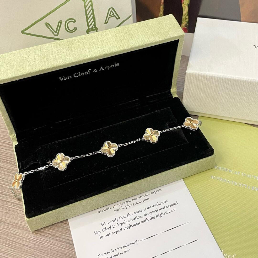 [AuraEcho Jewelry]CLOVER  5 MOTIFS  CHRISTMAS LIMITED EDITION BRACELET