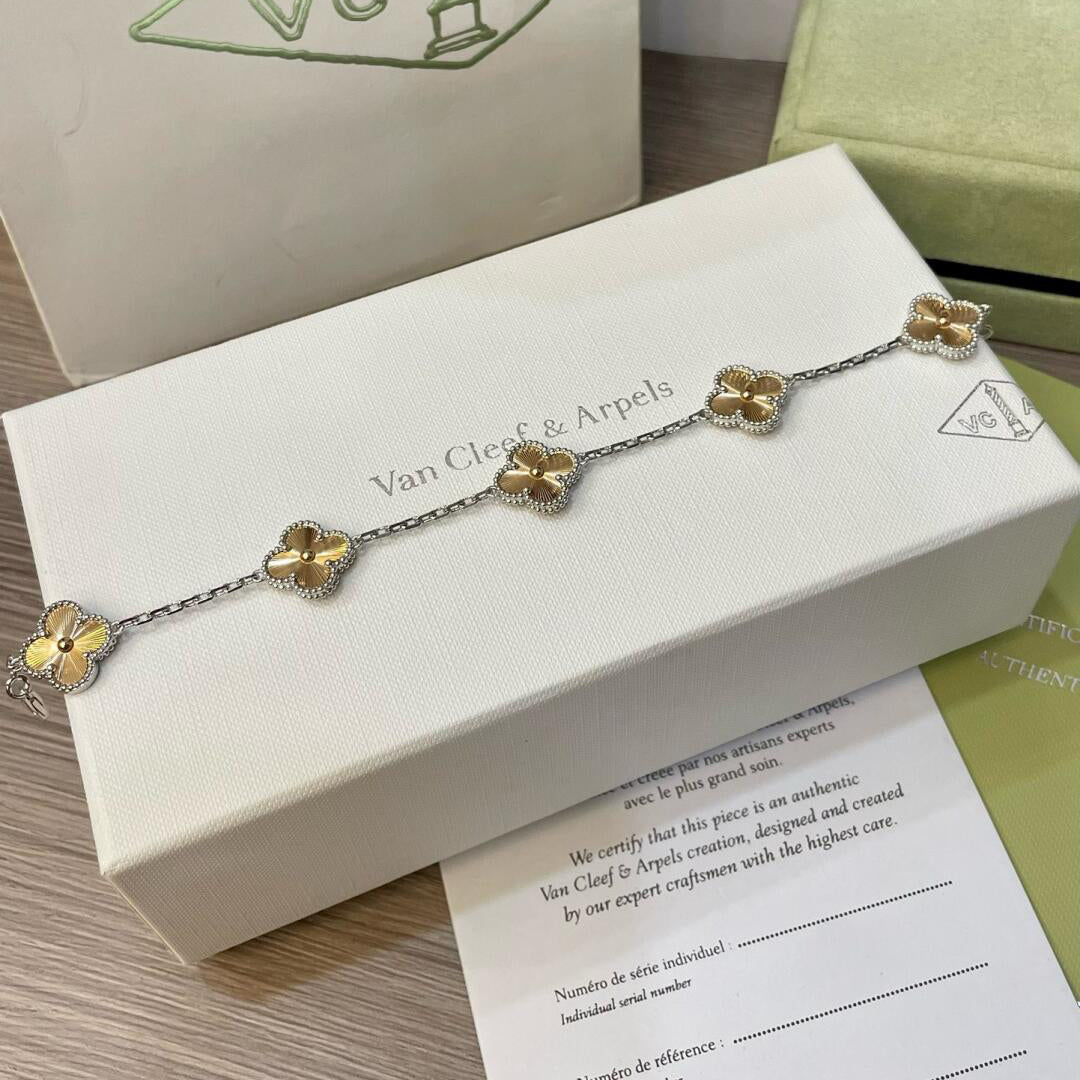 [AuraEcho Jewelry]CLOVER  5 MOTIFS  CHRISTMAS LIMITED EDITION BRACELET